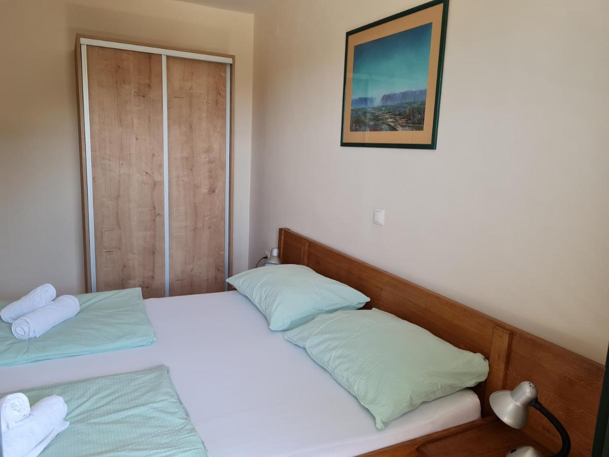Apartment Lavanda Starigrad Paklenica Exterior foto