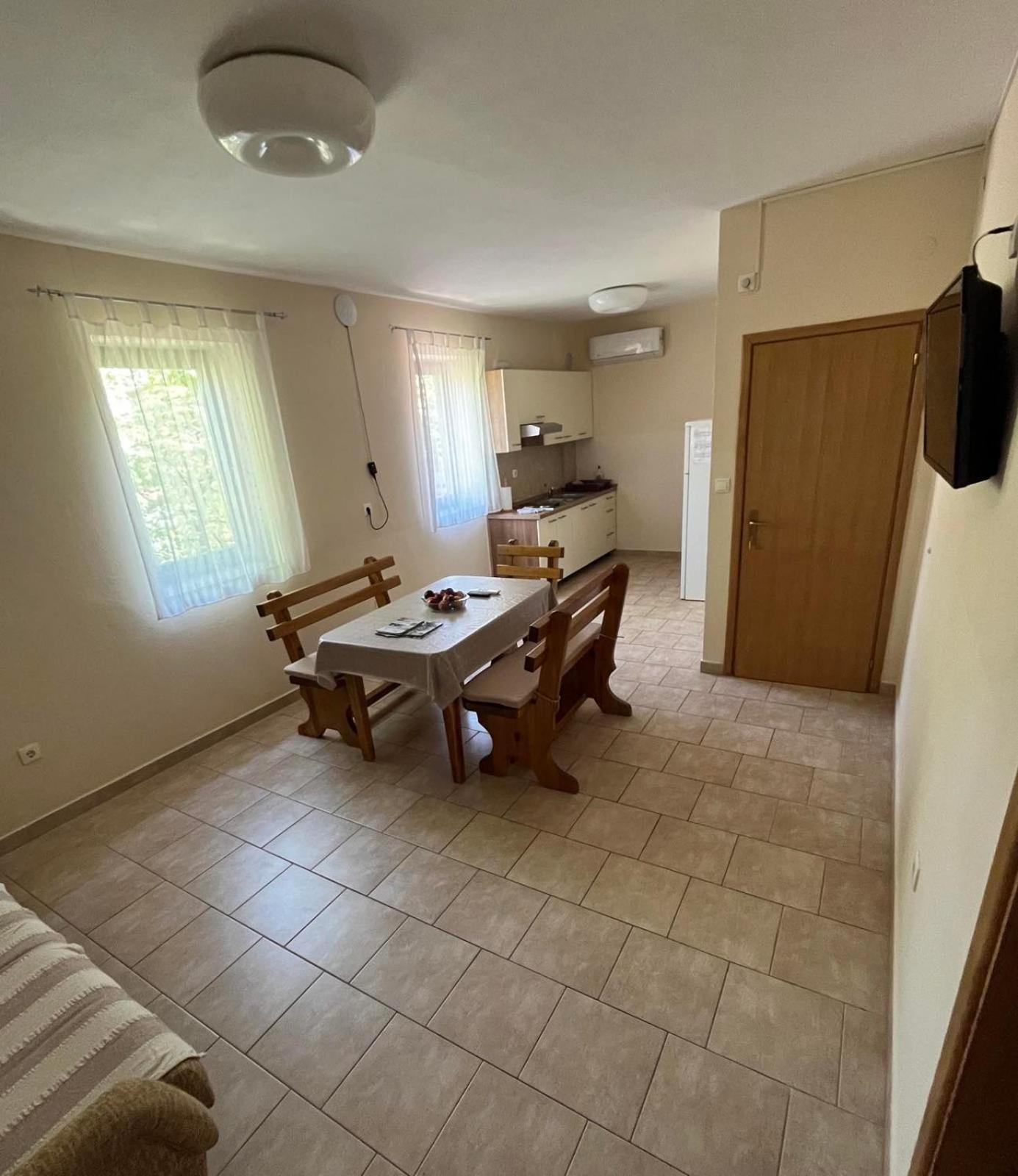 Apartment Lavanda Starigrad Paklenica Exterior foto