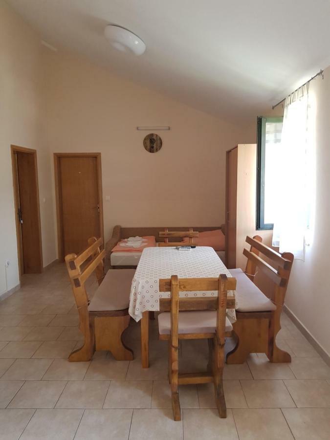 Apartment Lavanda Starigrad Paklenica Exterior foto